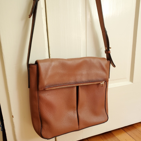 Vince Camuto Handbags - Vince Camuto Leather Bag